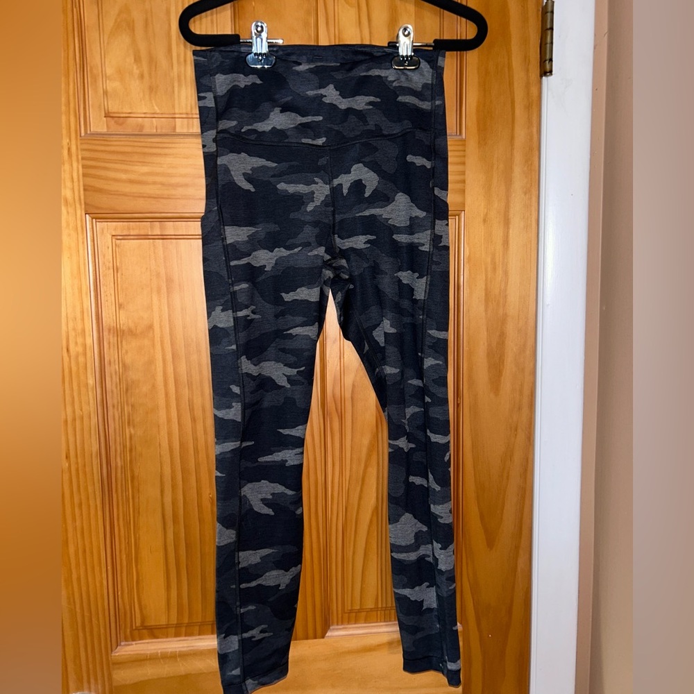 Athlete ultimate camo 7/8 tights with pockets!